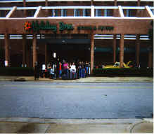 HolidayInn.bmp (543158 bytes)